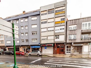 Local comercial de lloguer a Carballo