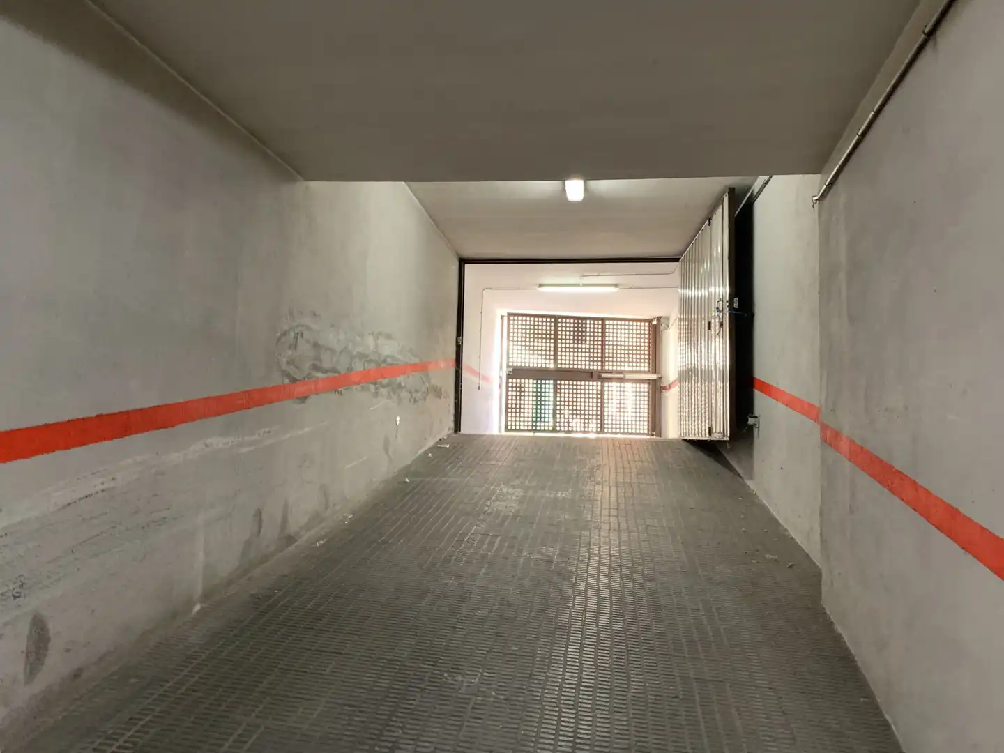 Parkplatz von Garage zum Verkauf in Benavente