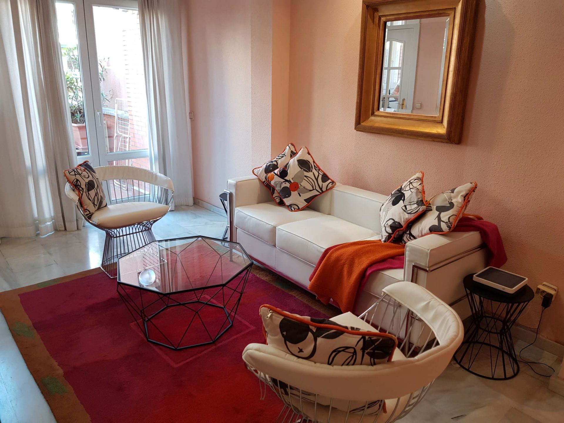 Sala d'estar de Apartament en venda en  Madrid Capital amb Aire condicionat, Calefacció i Terrassa