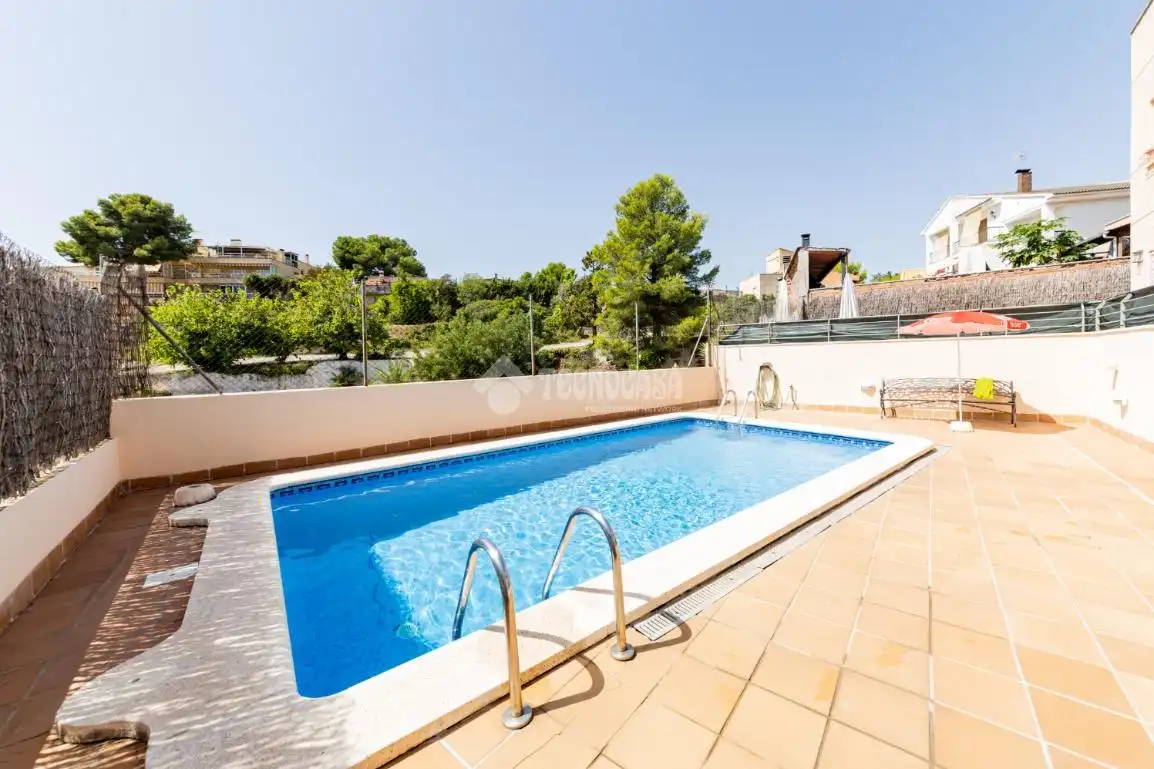 Schwimmbecken von Wohnung zum Verkauf in Calafell mit Klimaanlage, Abstellraum und Balkon