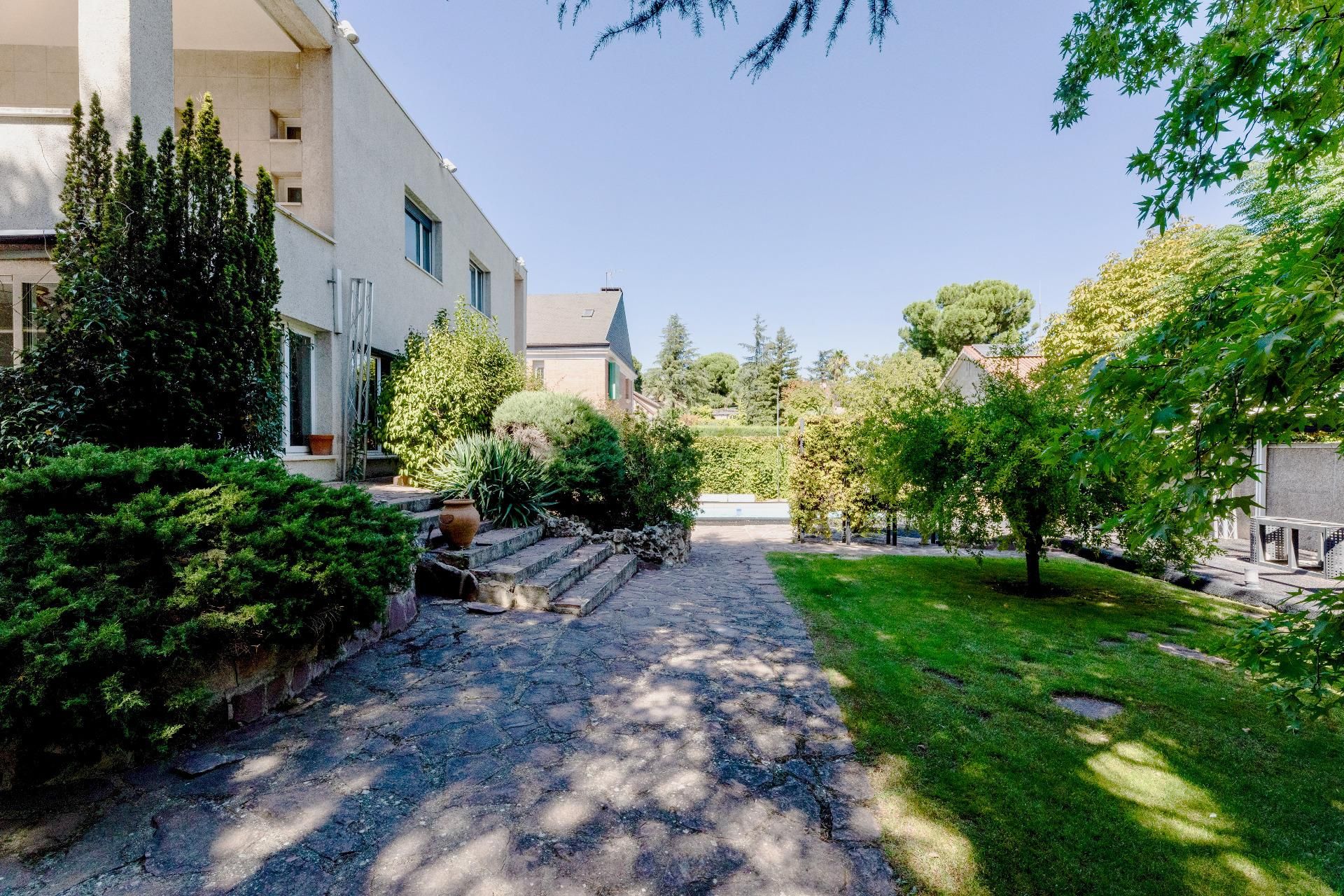 Jardí de Casa o xalet en venda en Majadahonda amb Aire condicionat, Calefacció i Jardí privat
