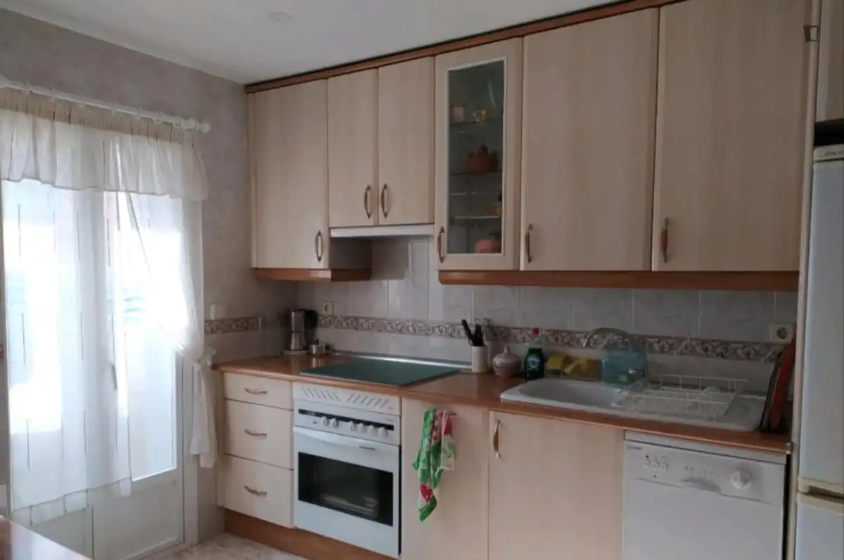 Cocina de Apartamento para compartir en Madrid con Aire acondicionado, Calefacción y Amueblado