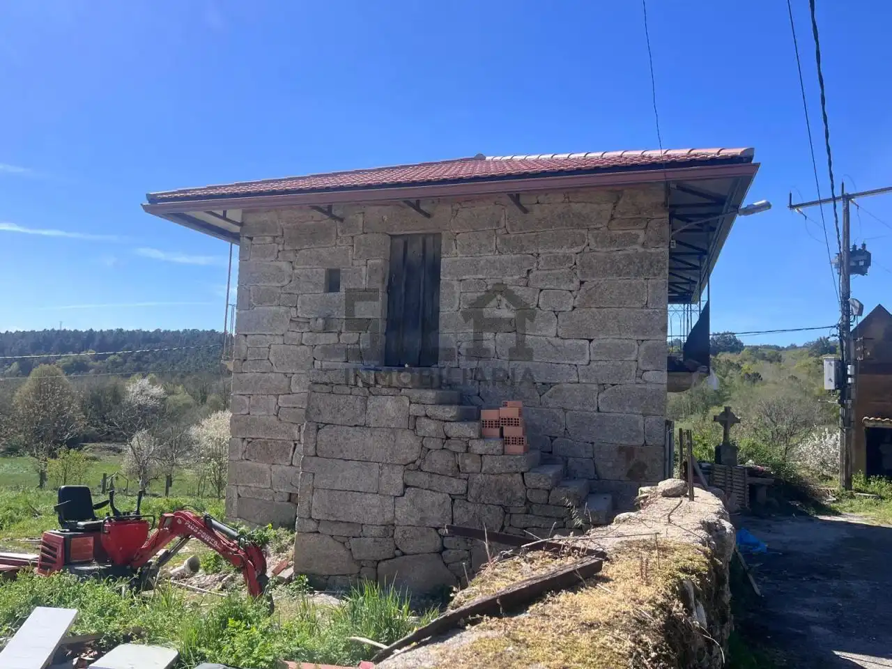 Vista exterior de Casa o xalet en venda en San Amaro amb Calefacció, Jardí privat i Traster