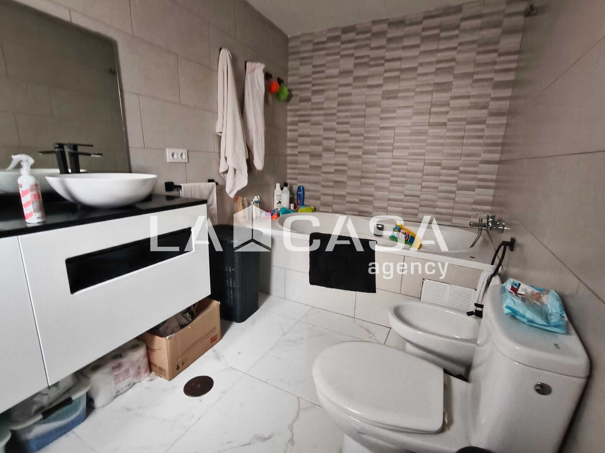 Bathroom of House or chalet for sale in Algeciras  with Terrace and Balcony
