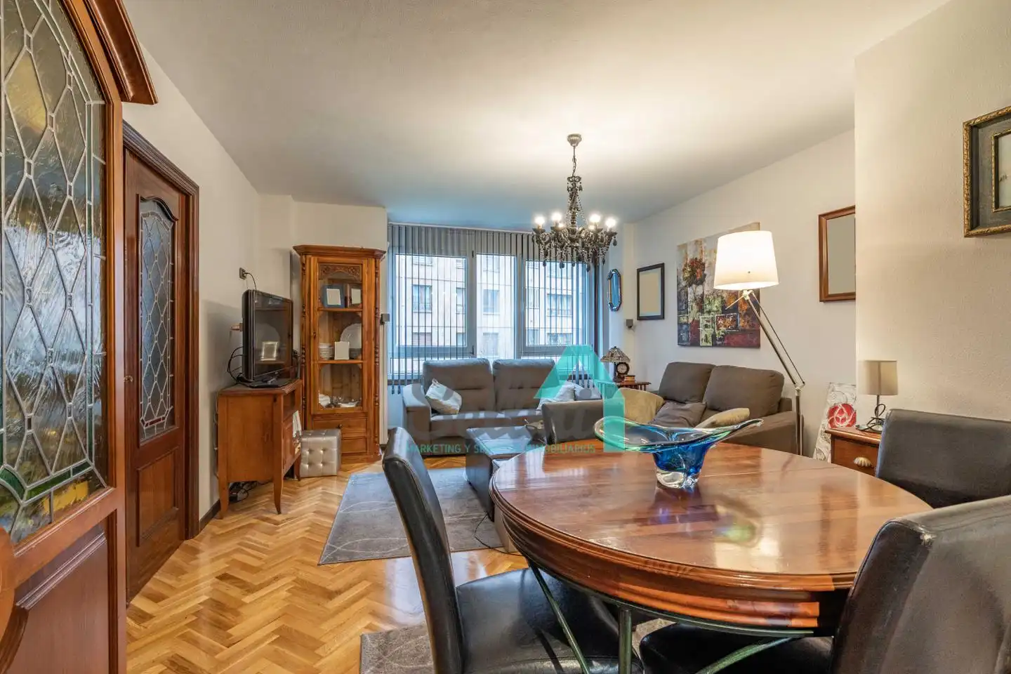 Living room of Flat for share in Oviedo   with Heating, Parquet flooring and Furnished