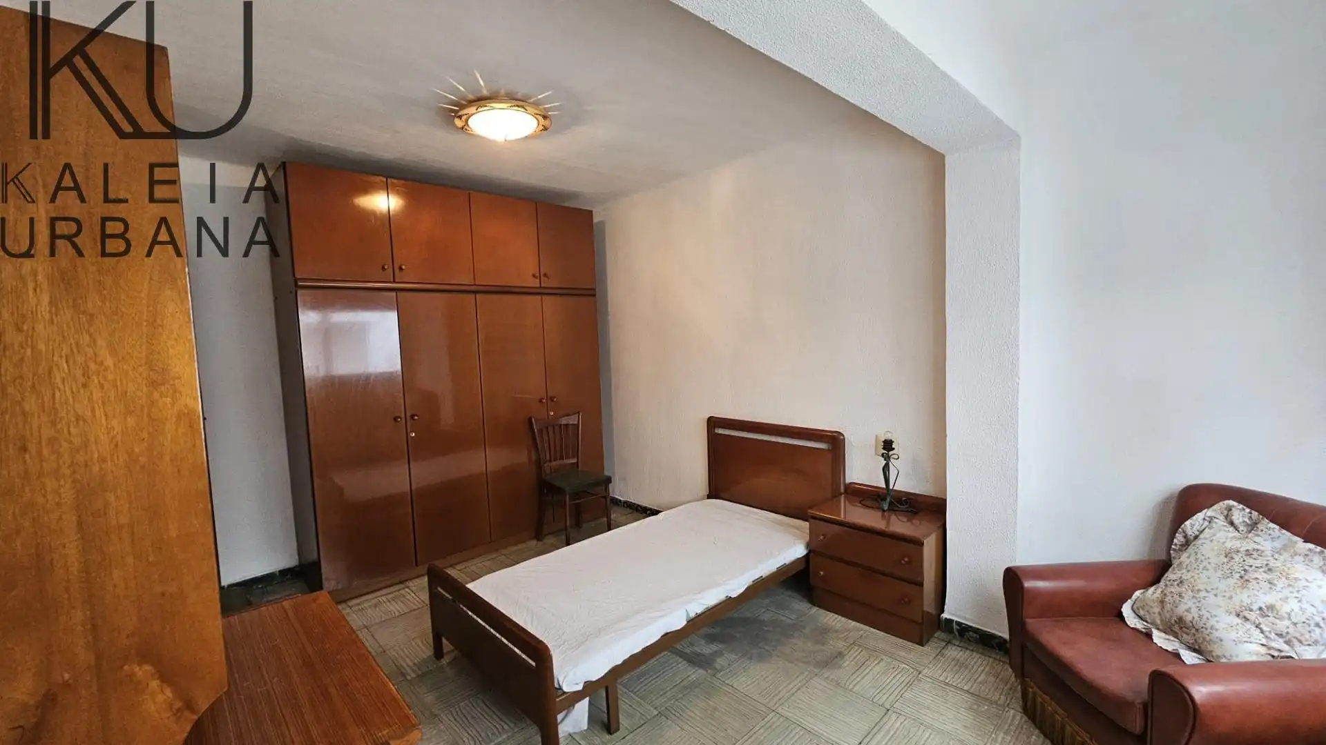 Habitación de Piso en venta en Alicante / Alacant con Balcón