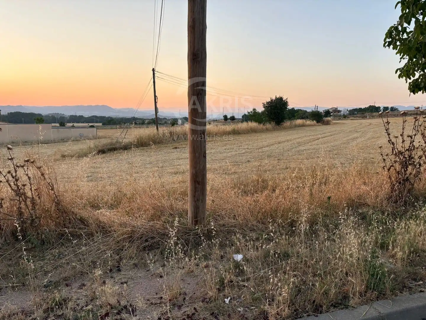 Rustikales Grundstück zum Verkauf in Passatge Canigó, imagen 3