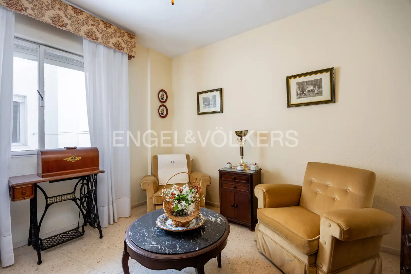 Sala de estar de Apartamento en venta en Sanlúcar de Barrameda con Calefacción, Terraza y Balcón