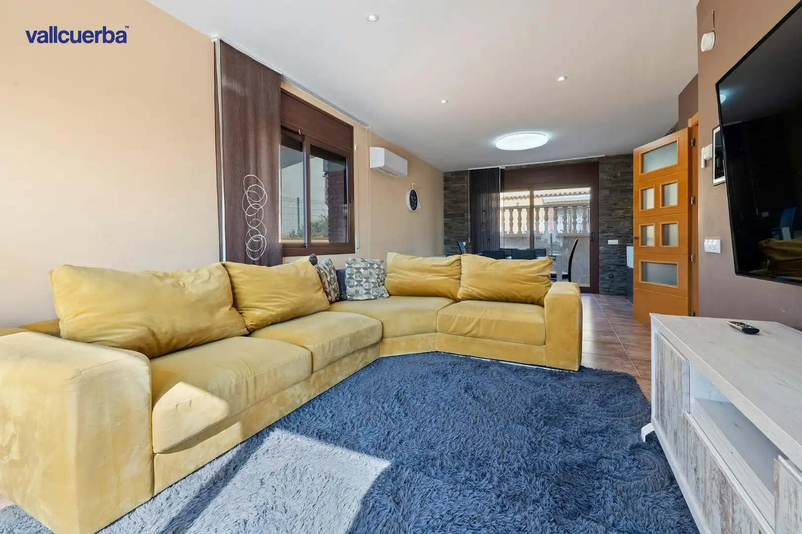 Sala de estar de Casa adosada en venta en Riudecanyes con Aire acondicionado, Calefacción y Jardín privado