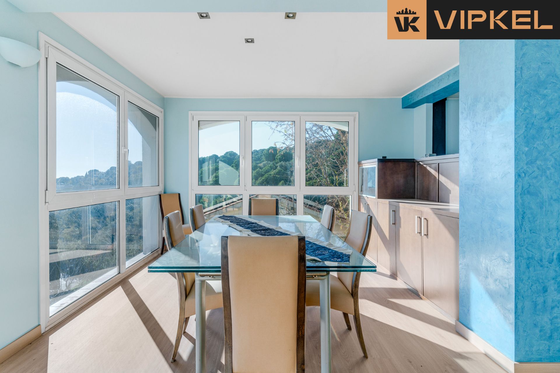 Menjador de Casa o xalet en venda en Alella amb Aire condicionat, Calefacció i Jardí privat