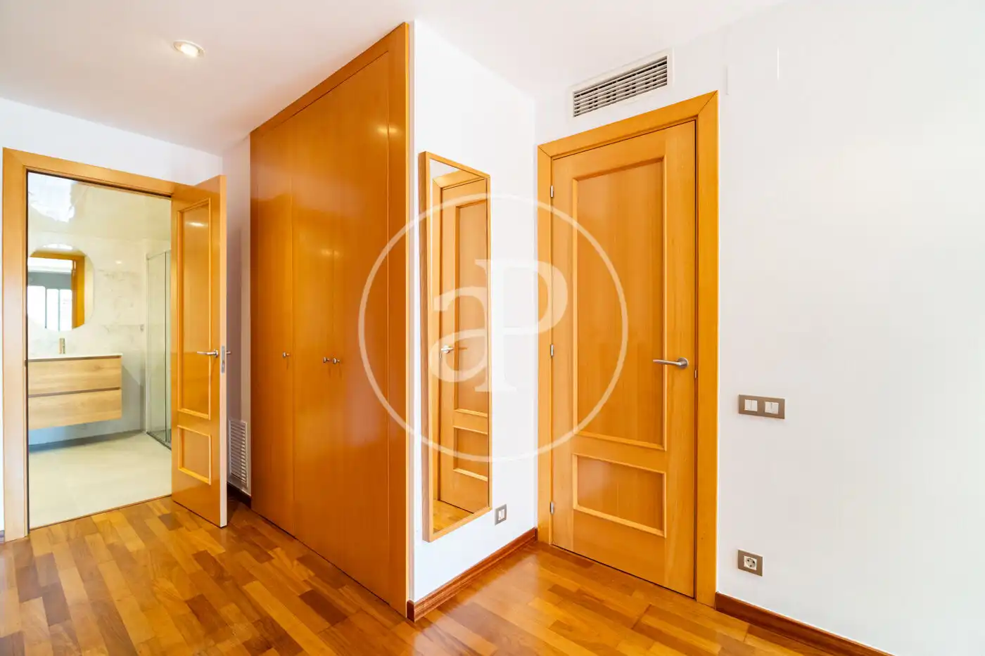 Wohnung zur Miete in Barcelona mit Klimaanlage, Heizung und Möbliert