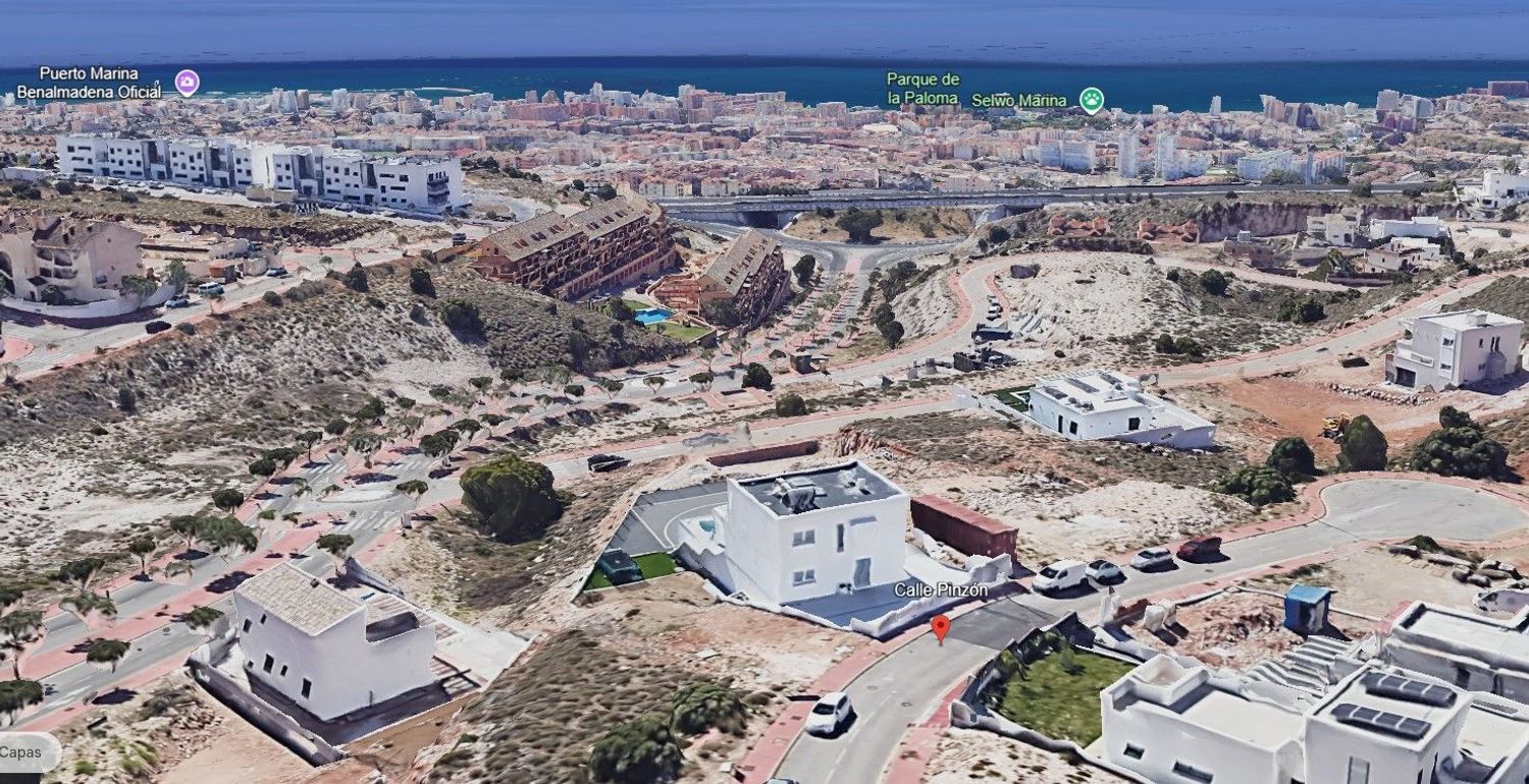 Land for sale in Benalmádena