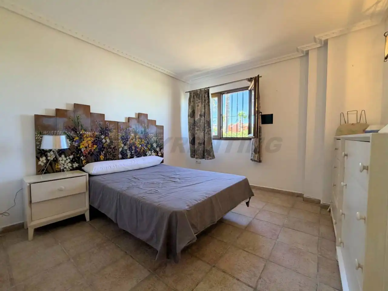 Bedroom of Flat for sale in La Alcaidesa  with Terrace and Furnished