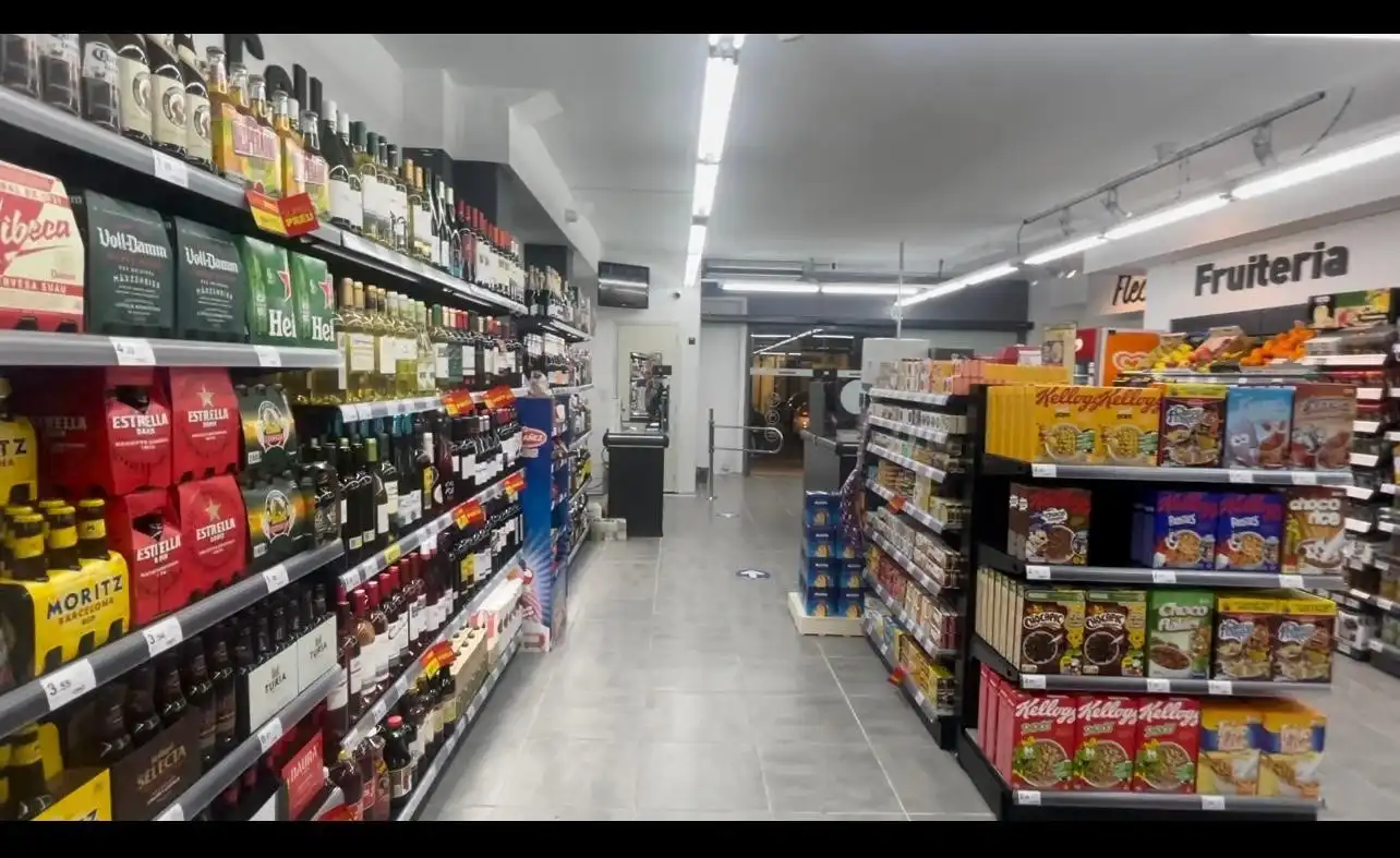 Local en traspaso en Girona con Aire acondicionado, Calefacción y Amueblado