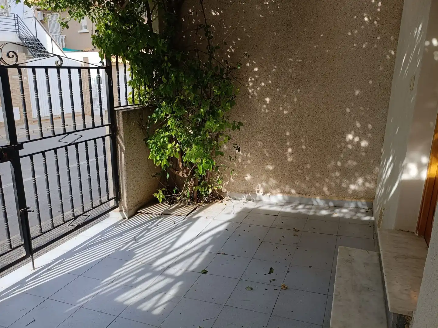 Terrasse von Maisonette zum Verkauf in San Pedro del Pinatar mit Klimaanlage, Heizung und Privatgarten
