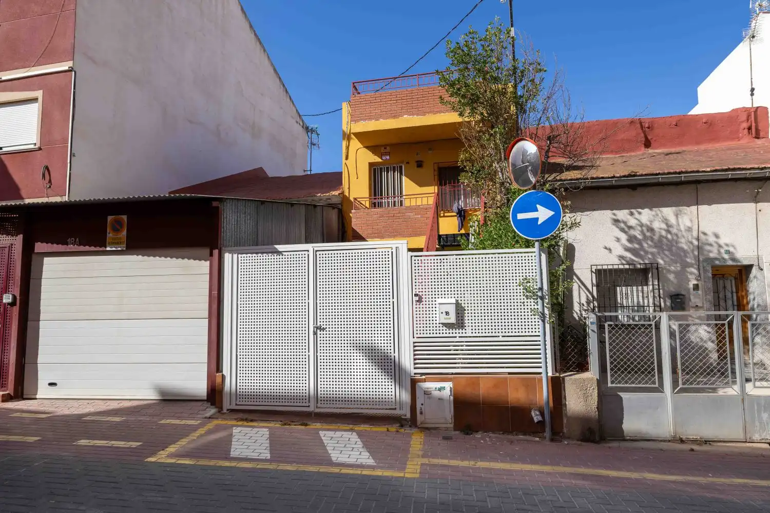Vista exterior de Casa o xalet en venda en Murcia amb Terrassa