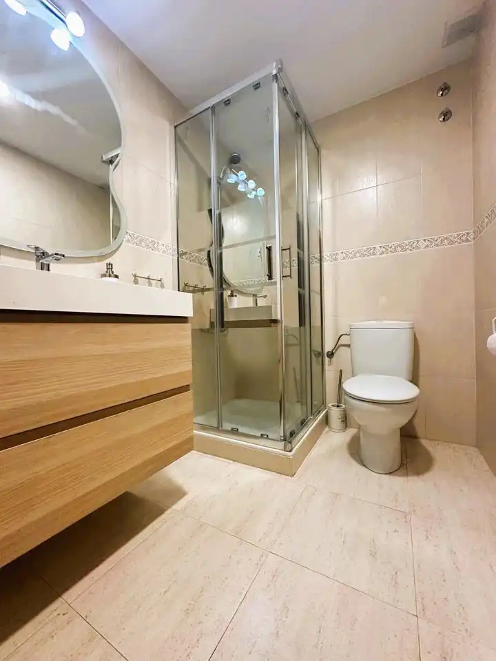 Terraced house with pool for sale in Calle Serrano, imagen 10