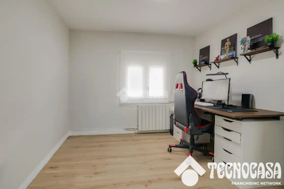 Flat for sale in Santa Coloma de Gramenet  with Air Conditioner, Heating and Parquet flooring
