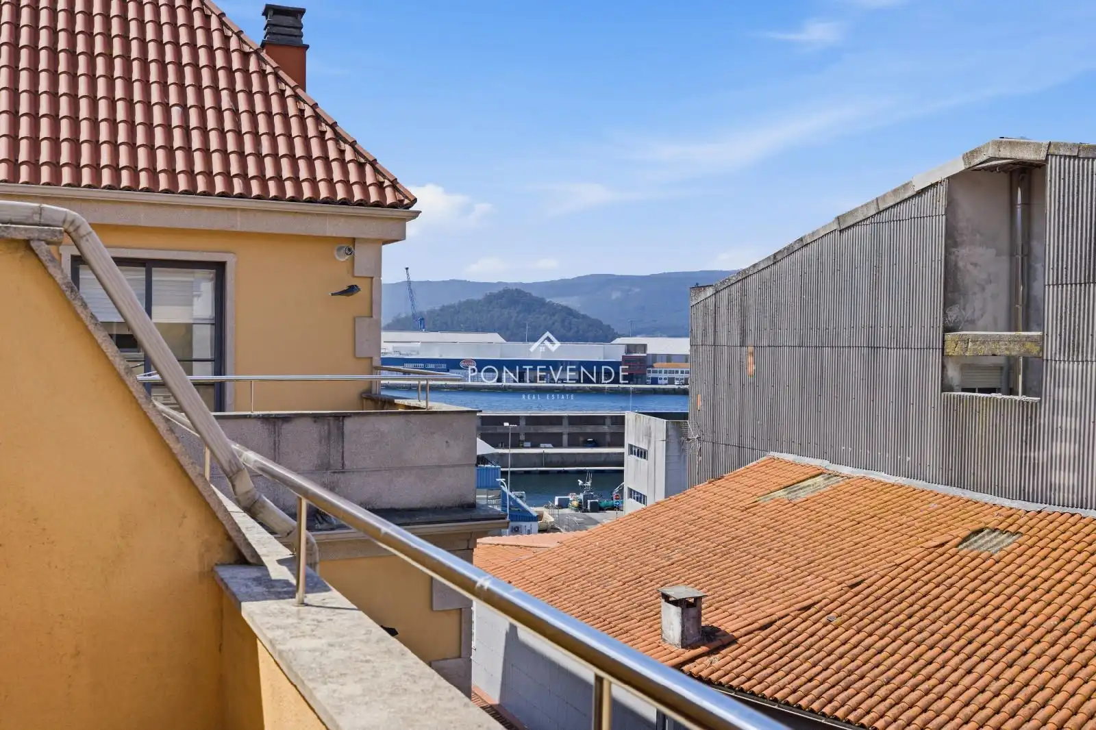 Terrace of Attic for sale in Marín  with Heating, Parquet flooring and Terrace