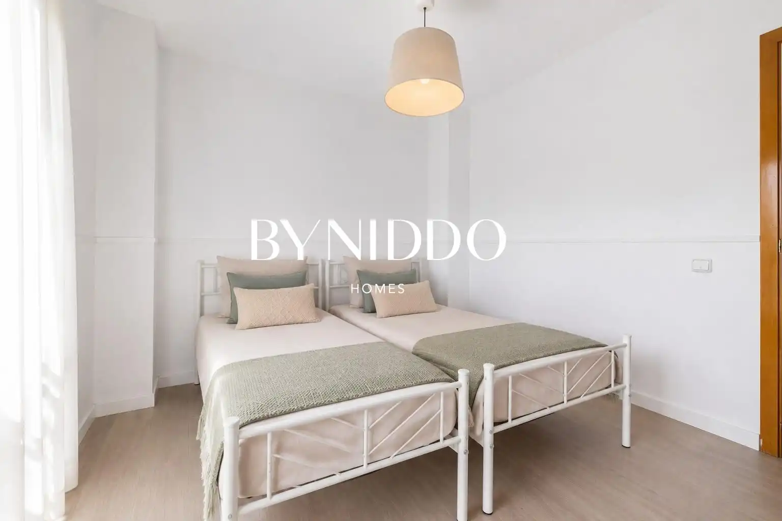 Habitación de Ático en venta en Sant Cugat del Vallès con Aire acondicionado, Calefacción y Parquet