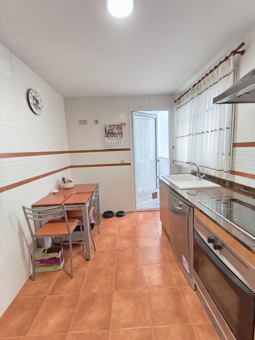 Cuina de Pis de lloguer en Puçol amb Aire condicionat, Calefacció i Terrassa