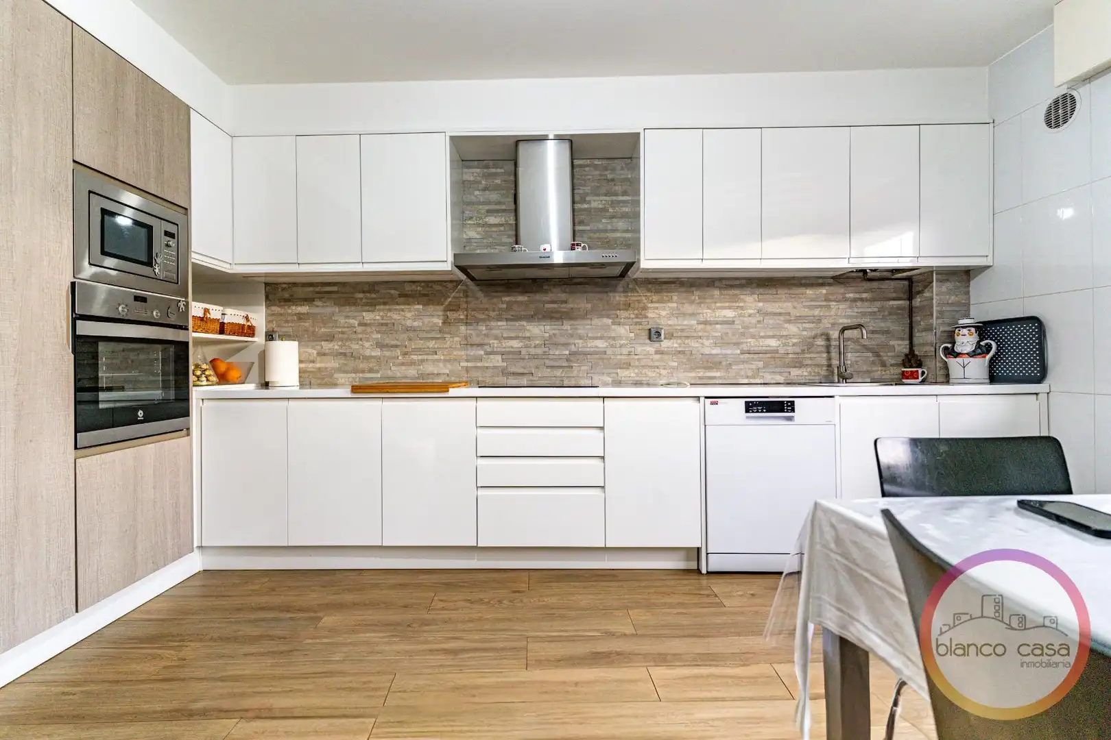 Cocina de Casa o chalet en venta en Carballo con Calefacción, Jardín privado y Trastero