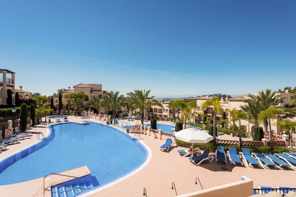 Piscina de Apartament en venda en Estepona amb Aire condicionat, Terrassa i Traster
