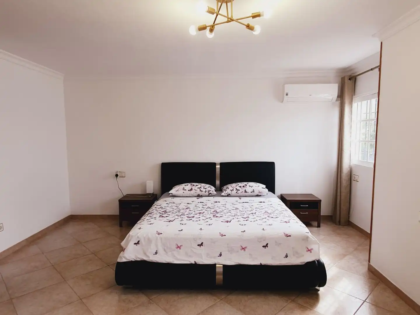 Dormitori de Casa adosada en venda en Alhaurín de la Torre amb Aire condicionat, Terrassa i Piscina