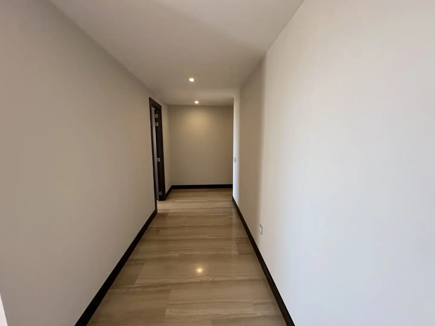 Wohnung zum Verkauf in Benahavís mit Terrasse, Abstellraum und Alarm