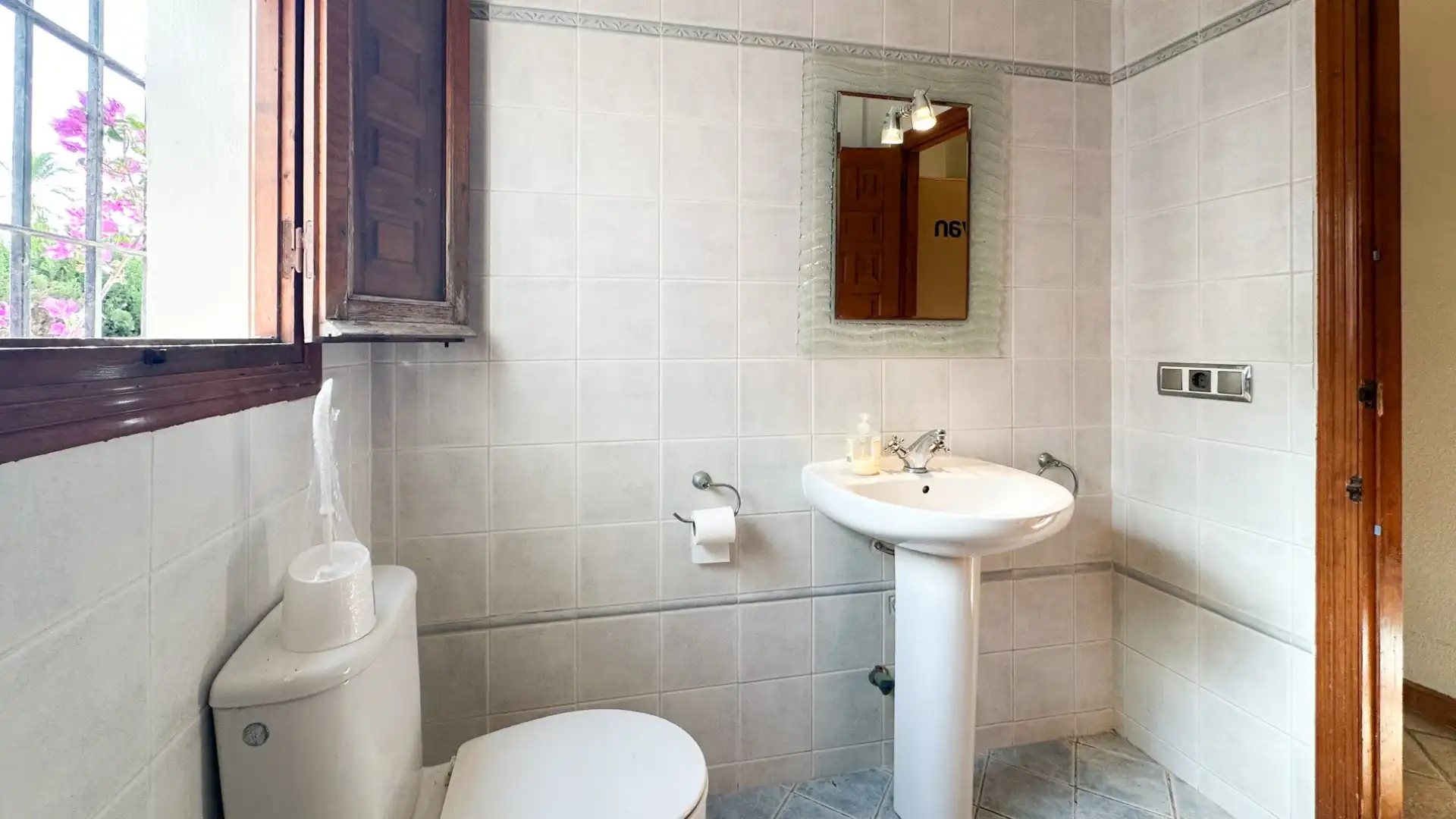 Bathroom of Houses for sale in Orihuela  with Air Conditioner, Swimming Pool and Furnished