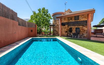 Piscina de Casa o xalet en venda en Pinos Genil amb Aire condicionat, Calefacció i Jardí privat