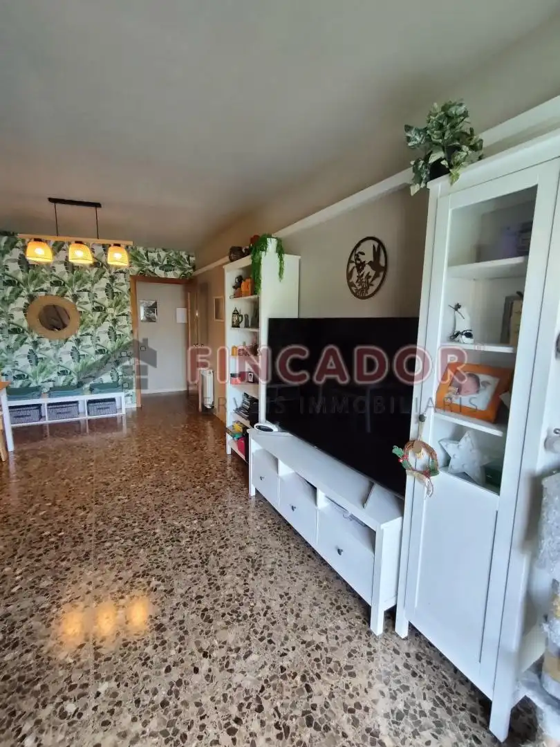 Sala d'estar de Pis en venda en Terrassa amb Aire condicionat, Calefacció i Parquet
