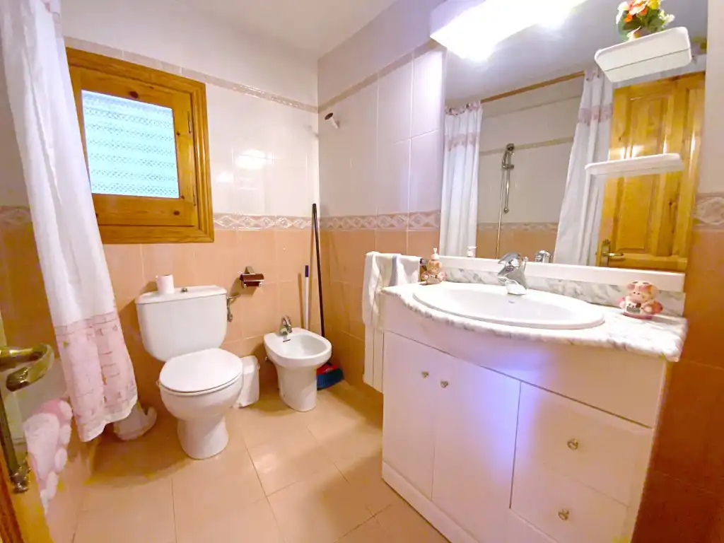 Bathroom of Houses for sale in Montanuy  with Private garden and Balcony
