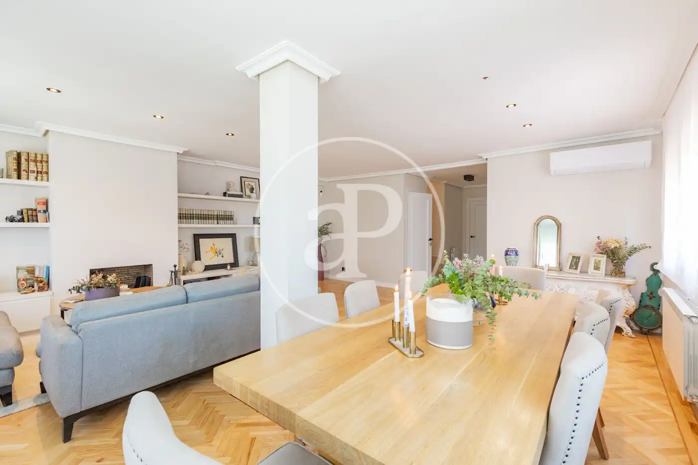 Comedor de Casa adosada de alquiler en Las Rozas de Madrid con Aire acondicionado, Calefacción y Jardín privado