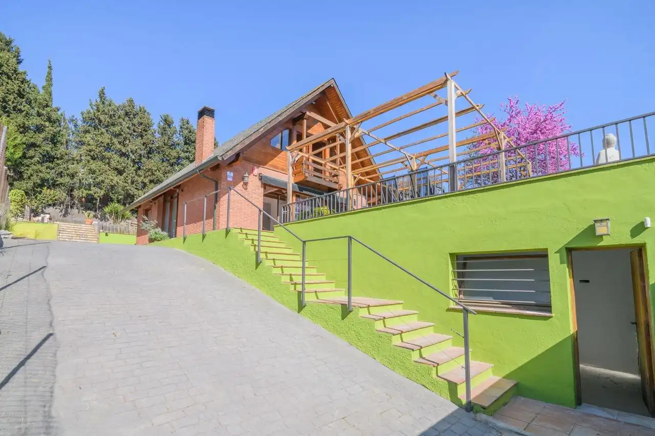 Vista exterior de Casa o xalet en venda en Lliçà d'Amunt amb Aire condicionat, Terrassa i Traster