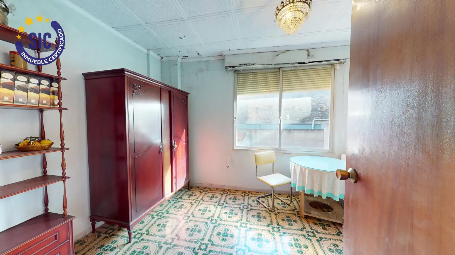 Habitación de Casa adosada en venta en Benifaió
