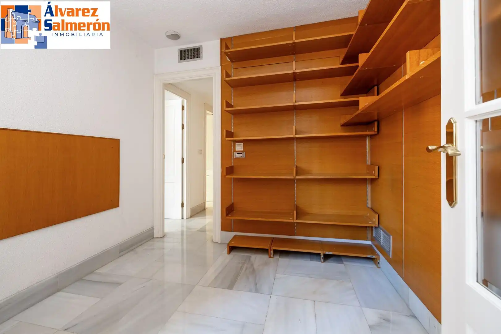 Flat for sale in Granada