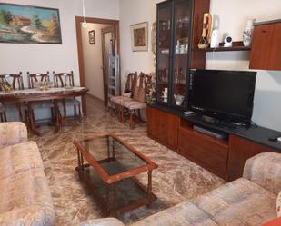 Sala d'estar de Pis en venda en Úbeda amb Aire condicionat, Moblat i Balcó