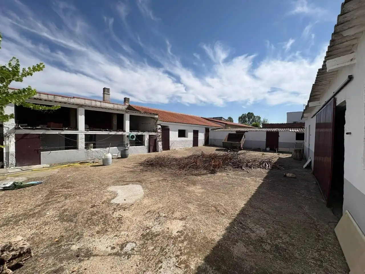 Vista exterior de Casa o xalet en venda en Ciudad Rodrigo amb Calefacció, Jardí privat i Terrassa
