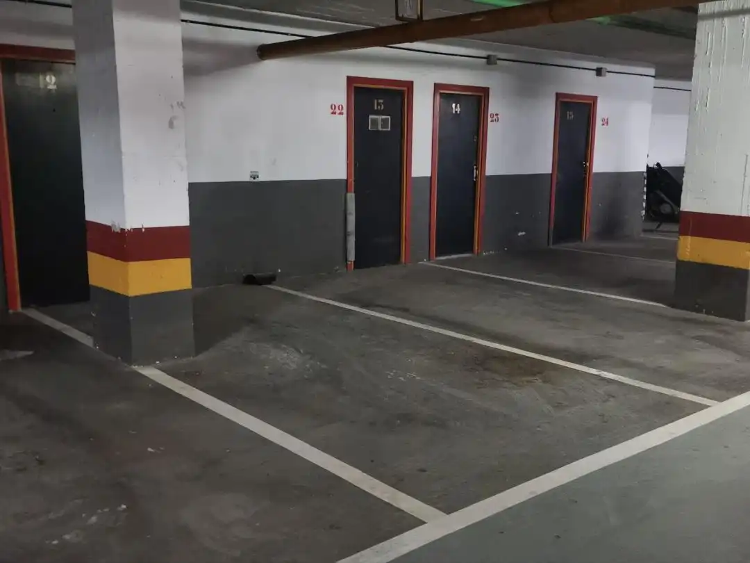 Parking of Garage for rent in Sevilla