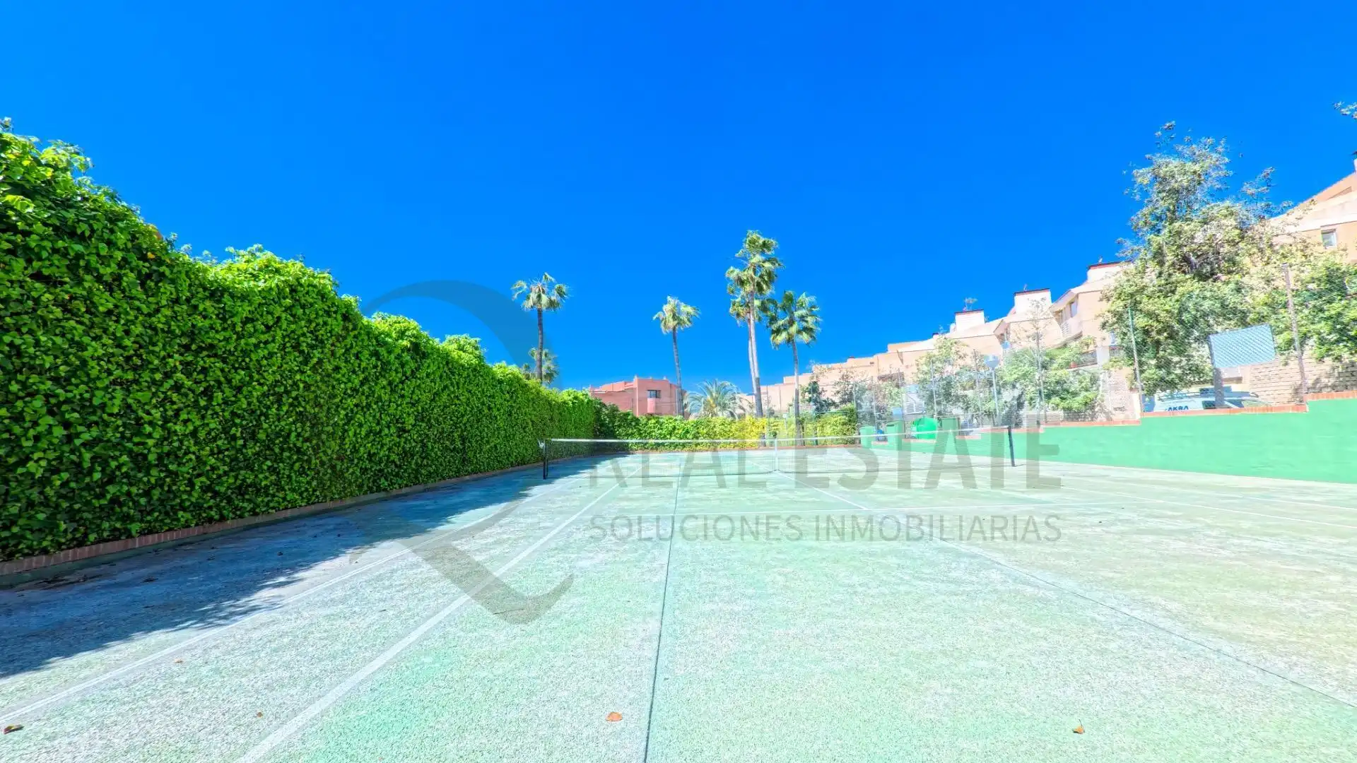Vista exterior de Casa adosada en venda en Alicante / Alacant amb Calefacció, Jardí privat i Terrassa