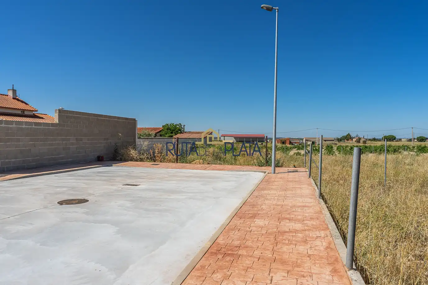 Residential zum Verkauf in Fresno de la Ribera