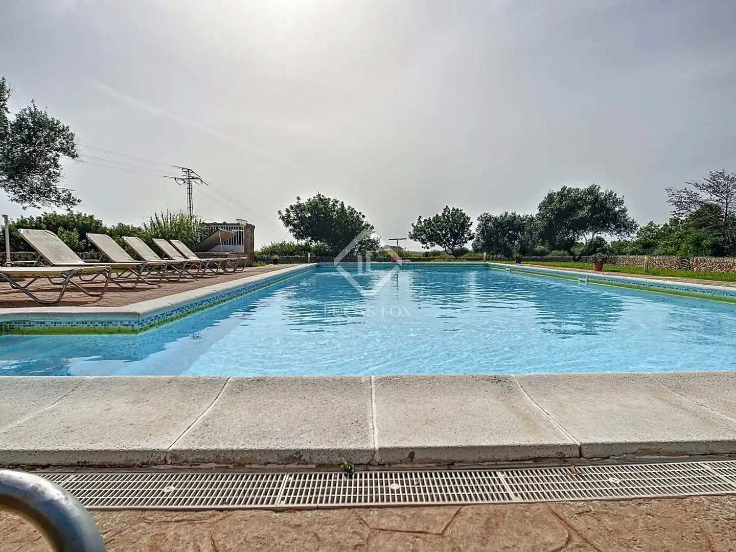 Schwimmbecken von Country house zum Verkauf in Ciutadella de Menorca mit Klimaanlage, Heizung und Privatgarten