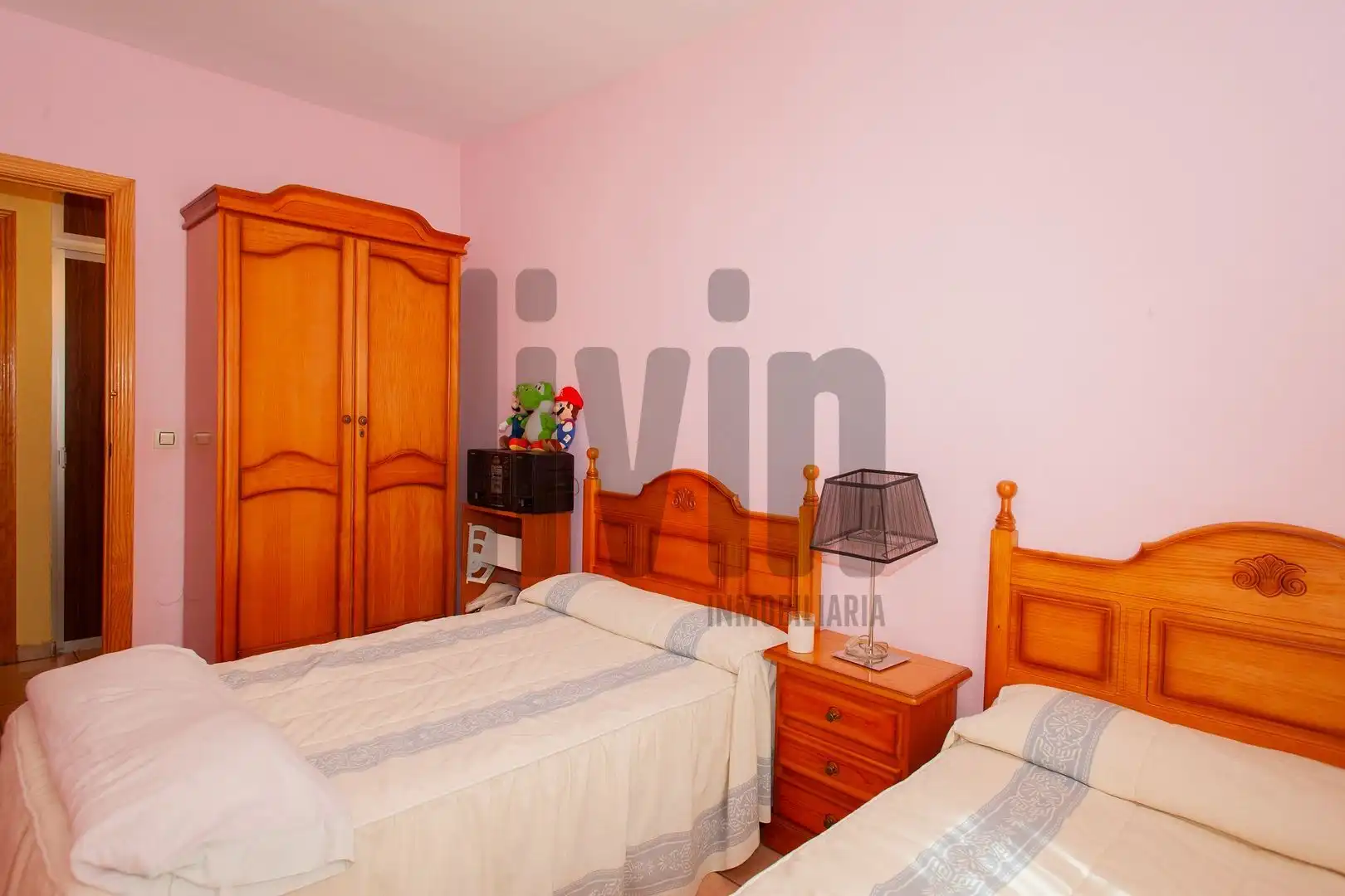 Dormitori de Casa o xalet en venda en Jaén amb Aire condicionat, Calefacció i Jardí privat