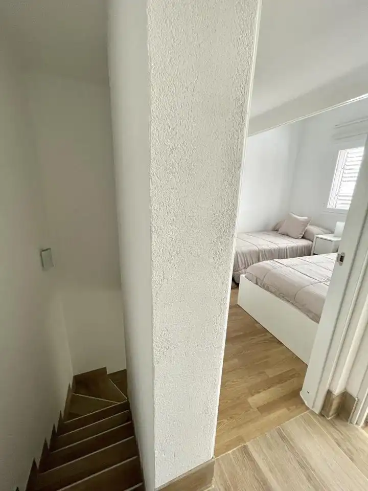 Schlafzimmer von Maisonette zum Verkauf in San Bartolomé de Tirajana mit Klimaanlage, Privatgarten und Parkett
