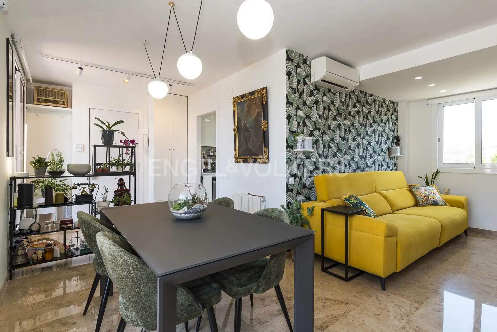 Living room of Attic for rent in Sitges  with Air Conditioner, Heating and Parquet flooring