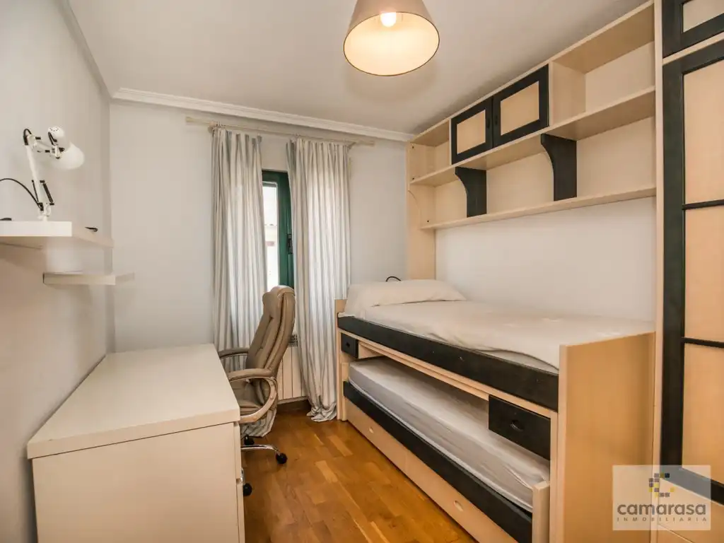 Habitación de Casa adosada en venta en Ávila