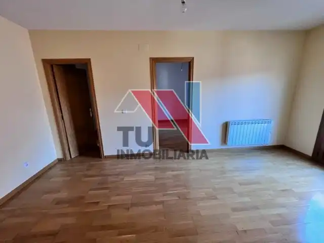 Habitación de Piso en venta en El Carpio de Tajo con Calefacción, Parquet y Balcón