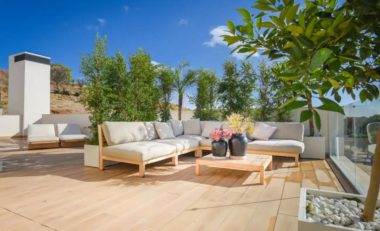 Terrasse von Wohnungen zum Verkauf in Marbella mit Klimaanlage, Möbliert und Ofen