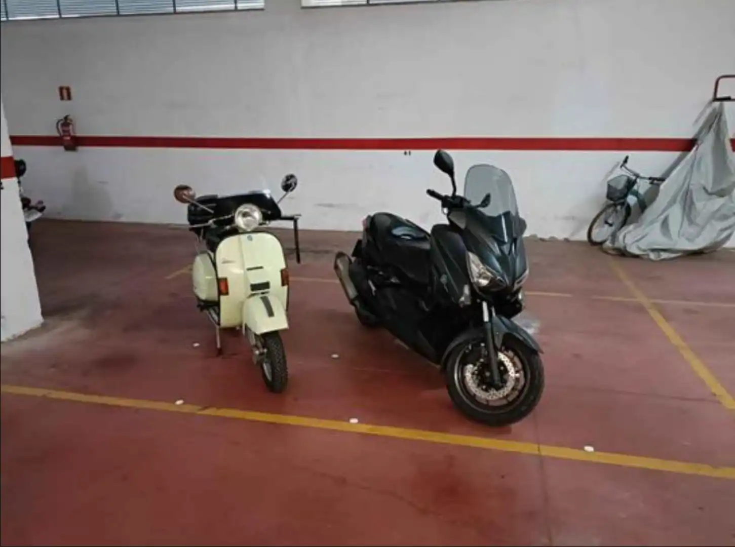 Außenansicht von Garage zur Miete in Huelva
